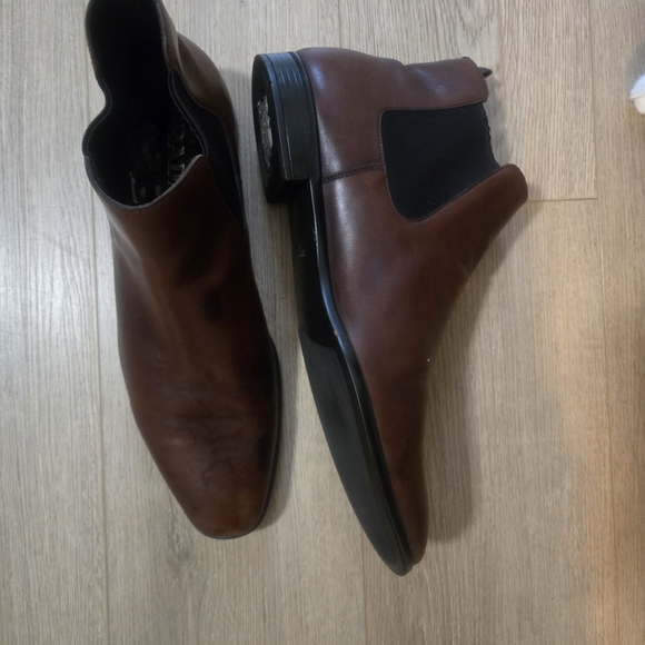 Prada Men's Rich Brown Leather Chelsea Boots - Picture 2 of 4